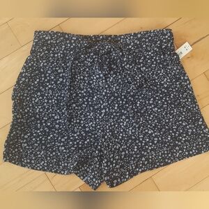 Women's Navy Floral Tie-Waist Shorts